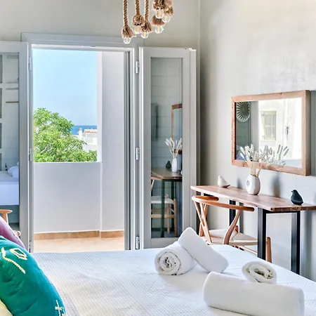 Theros 別荘 ナウサ